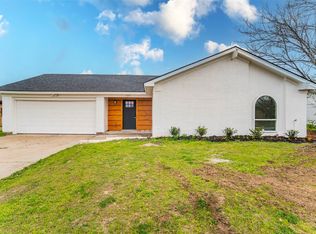 3237 Heritage Ln, Forest Hill, TX 76140