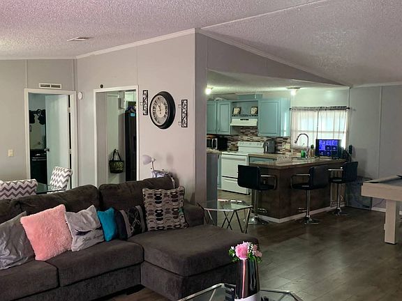 3rd image of 8811 Dundee Way