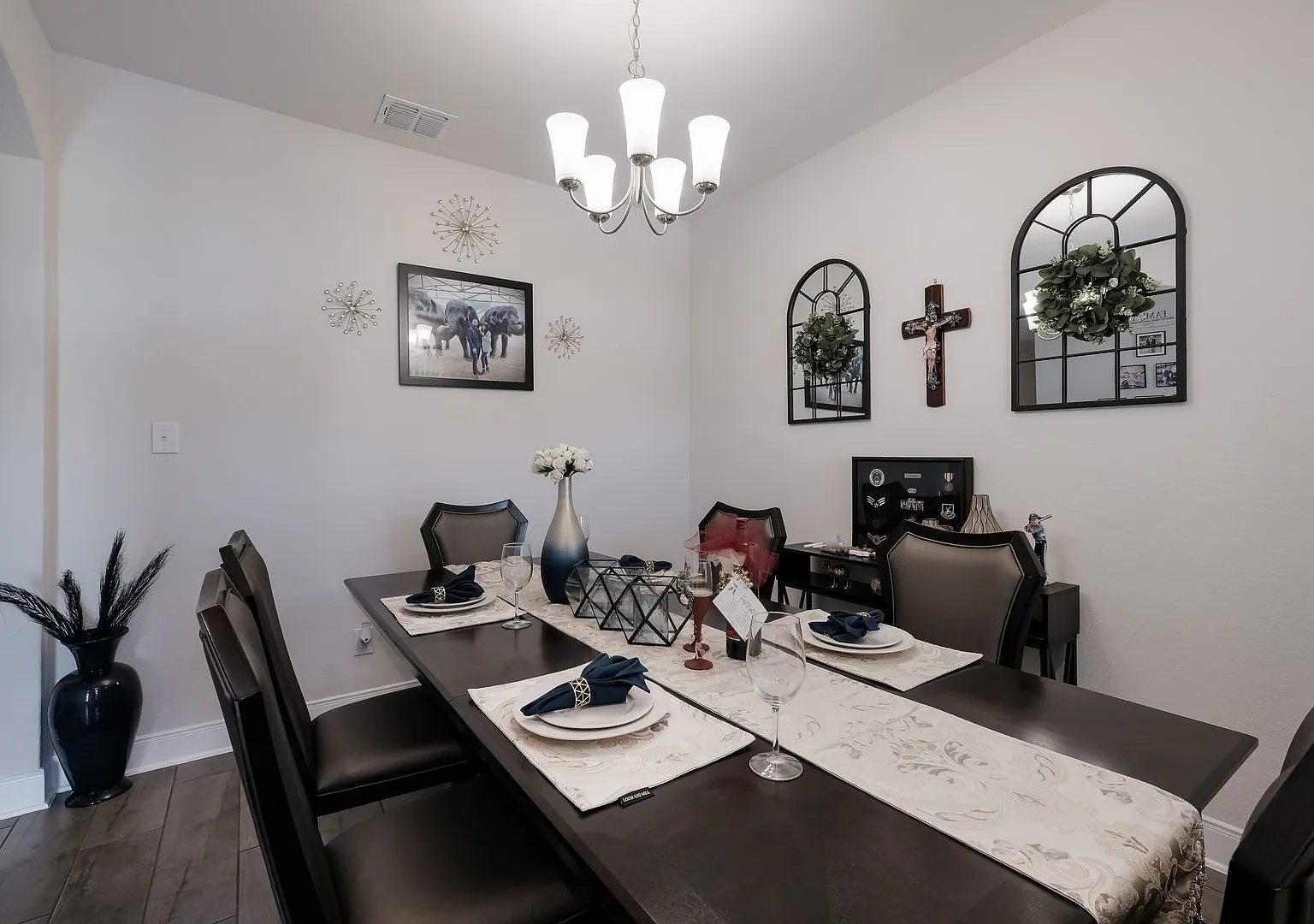 Copper Canyon Charm & Modern Comfort — Photo 4