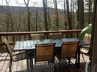 66 Arapahoe Ln, Hazleton, PA 18202