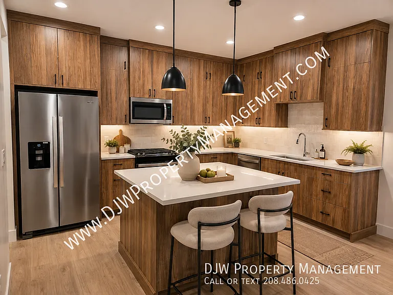1366 N Meadowglen Ave — Photo 3
