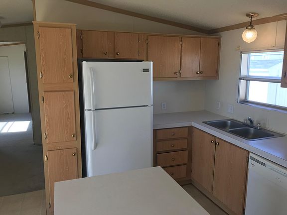 4th image of 28 Fox Hound Ct