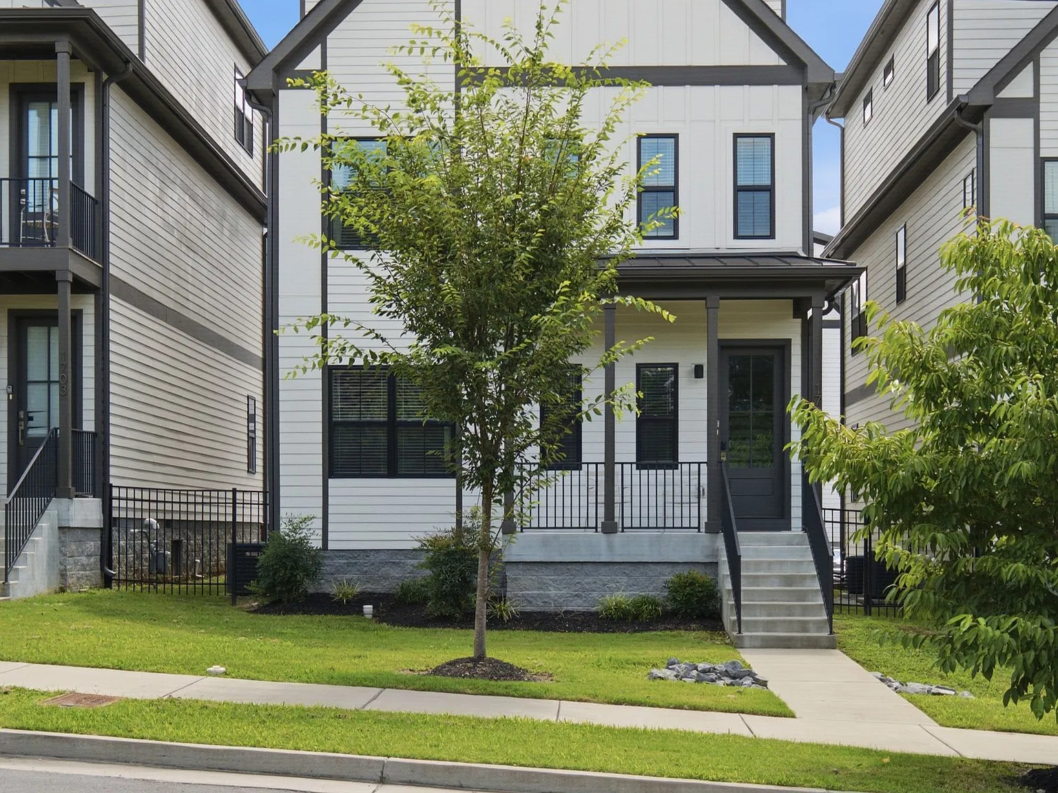 4 bed, 2385 sqft, $3,700 — Photo 1