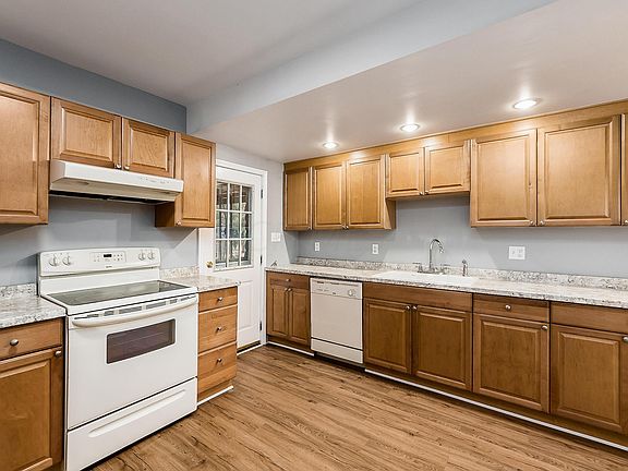 5th image of 2638 E Livingston Ave
