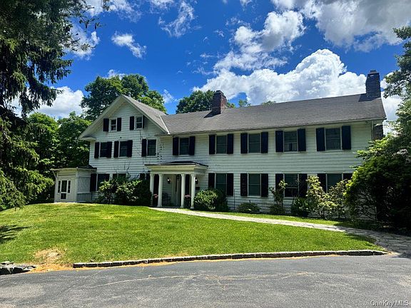 2nd image of 255 Mountain Road
