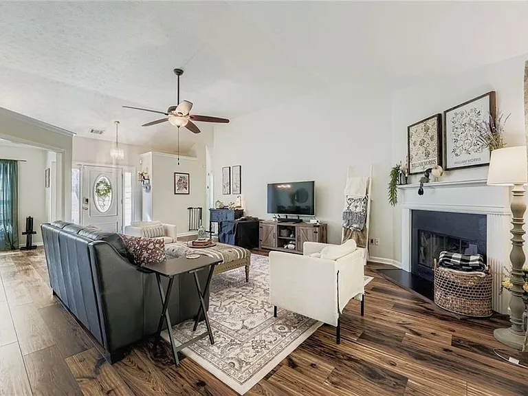 2895 Dogwood Creek Pkwy — Photo 6