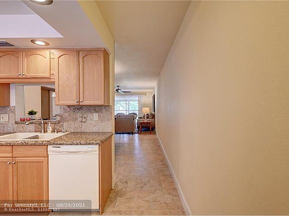 4th image of 3201 Portofino Point #E2