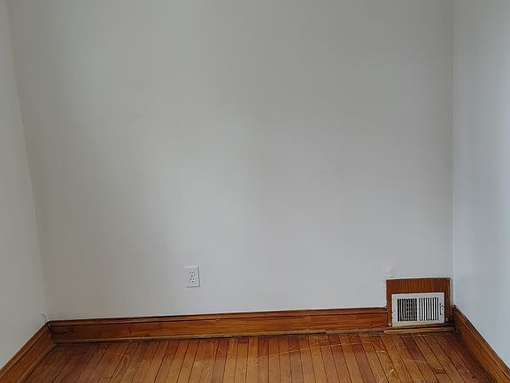 5th image of 2337 Lexington Ave #1