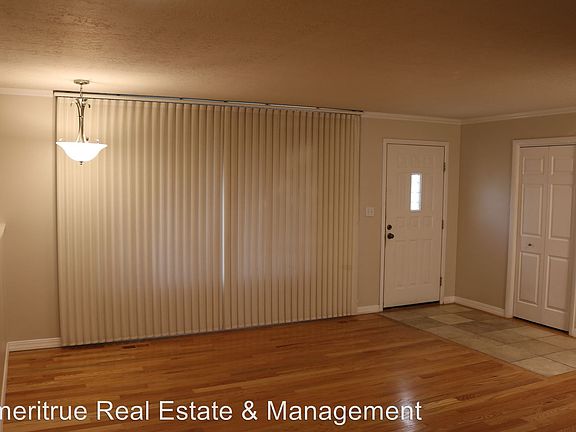 2nd image of 855 S Fox Hill Dr