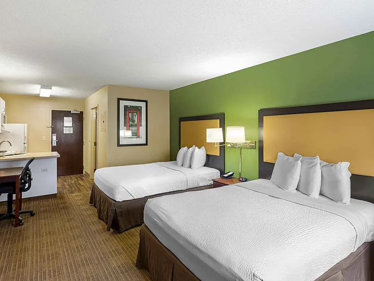Studio Suite - 2 Full Beds