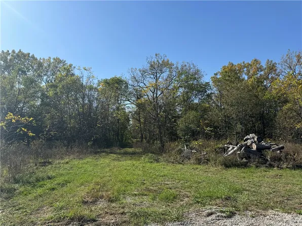 W Kelly Ave, Westville, IL 61883