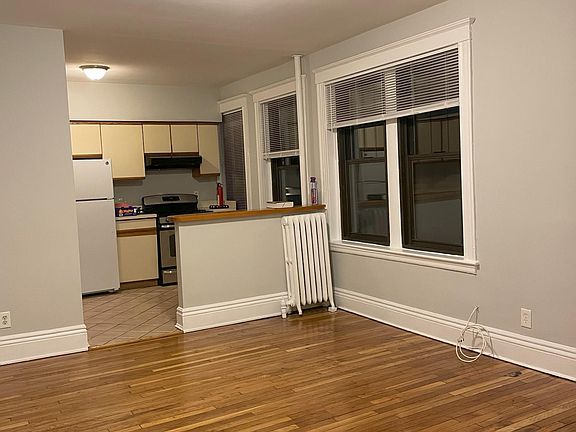 3rd image of 1758 Commonwealth Ave APT 1A