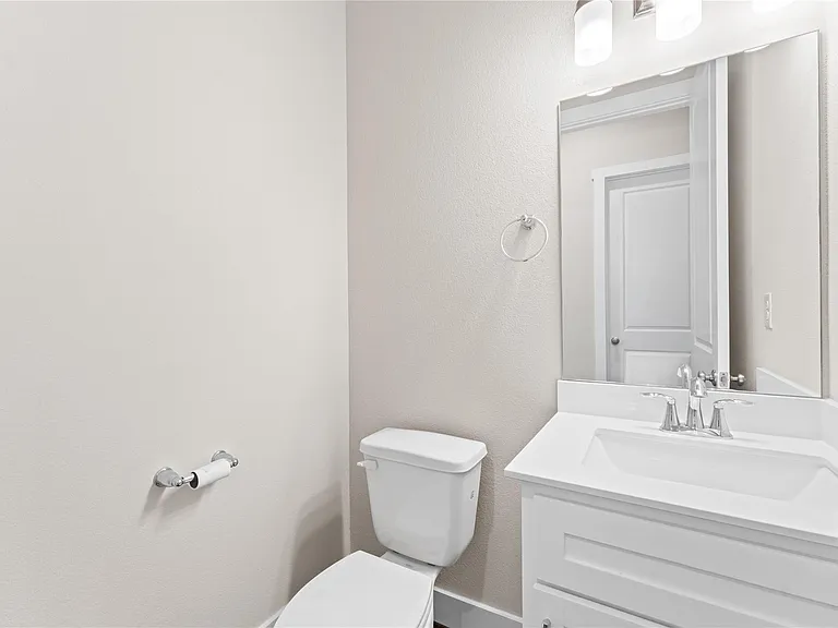 2650 Fountain View St — Photo 20