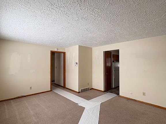 3rd image of 5032 S Main St #5034