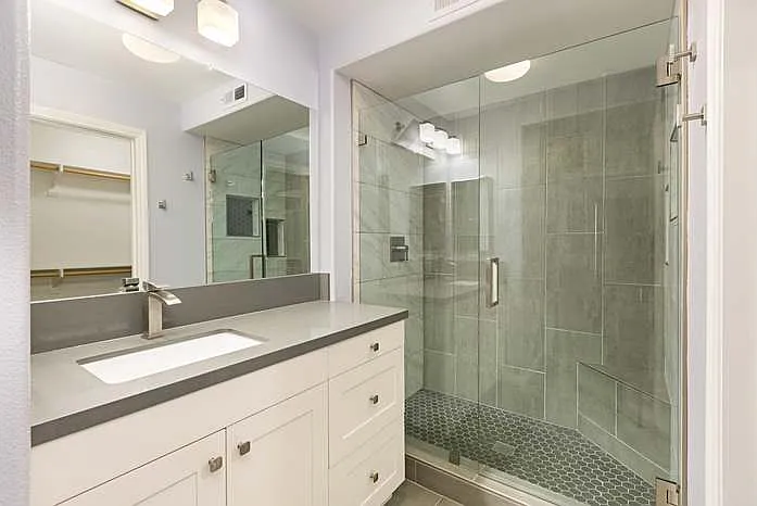 3516 Shoreline Bluff Ln — Photo 8