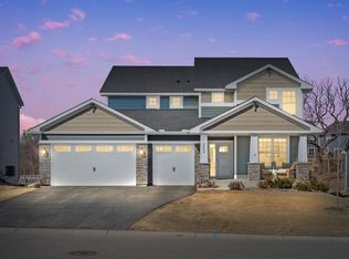 2054 Paisley Path, Chanhassen, MN 55317