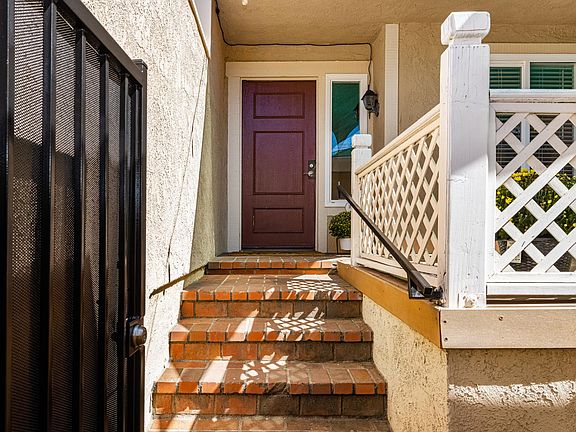4th image of 1858 E Belmont Ct