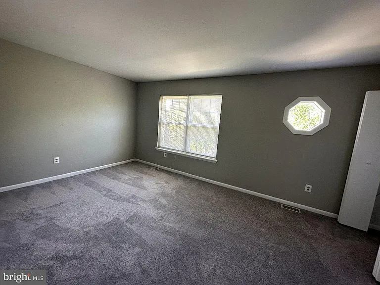 8121 Fenwick Ct — Photo 17