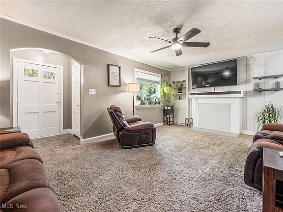 2nd image of 2333 Blue Ave