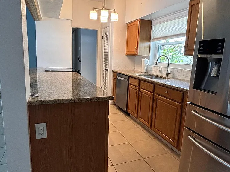 161 Eden Ave — Photo 10