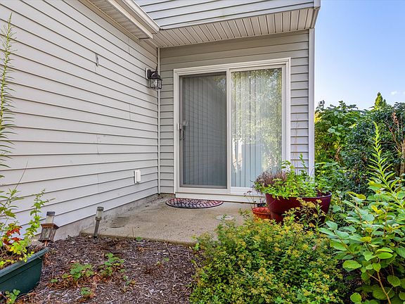 5th image of 4388 Jasmine Rose Way