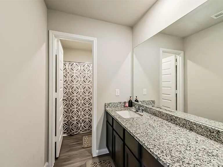 4907 Luke Mathew Dr — Photo 33
