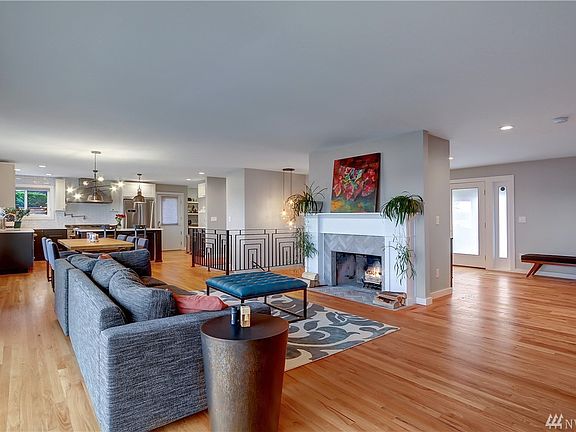 Open floor plan, wood burning fireplace.  Views of the lake.