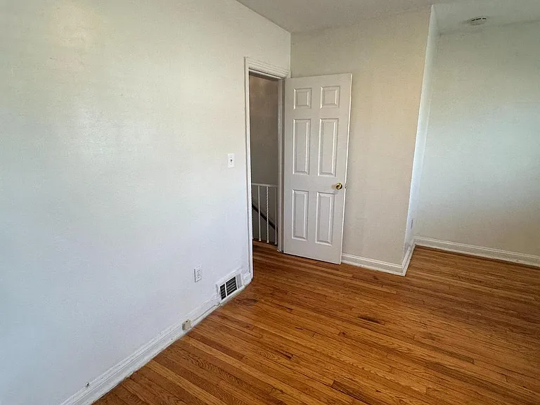 3337 Clay St NE — Photo 10