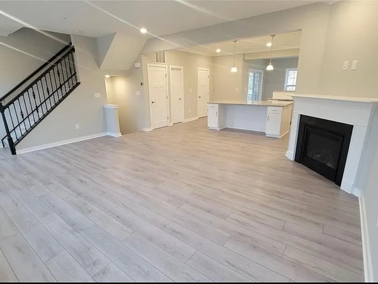 353 Trinity Way — Photo 9
