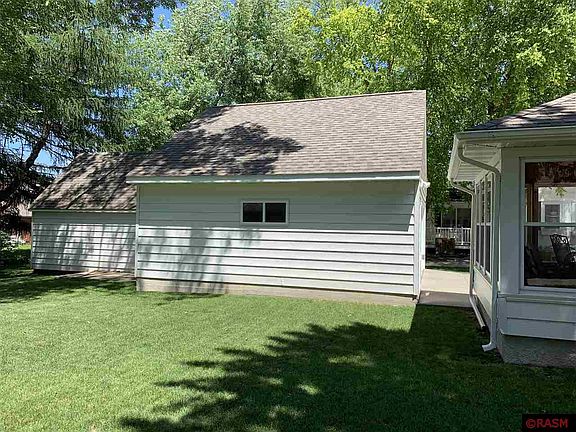 4th image of 1025 4th Ave S