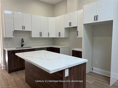 43 Jarvis St #205 Photo 1