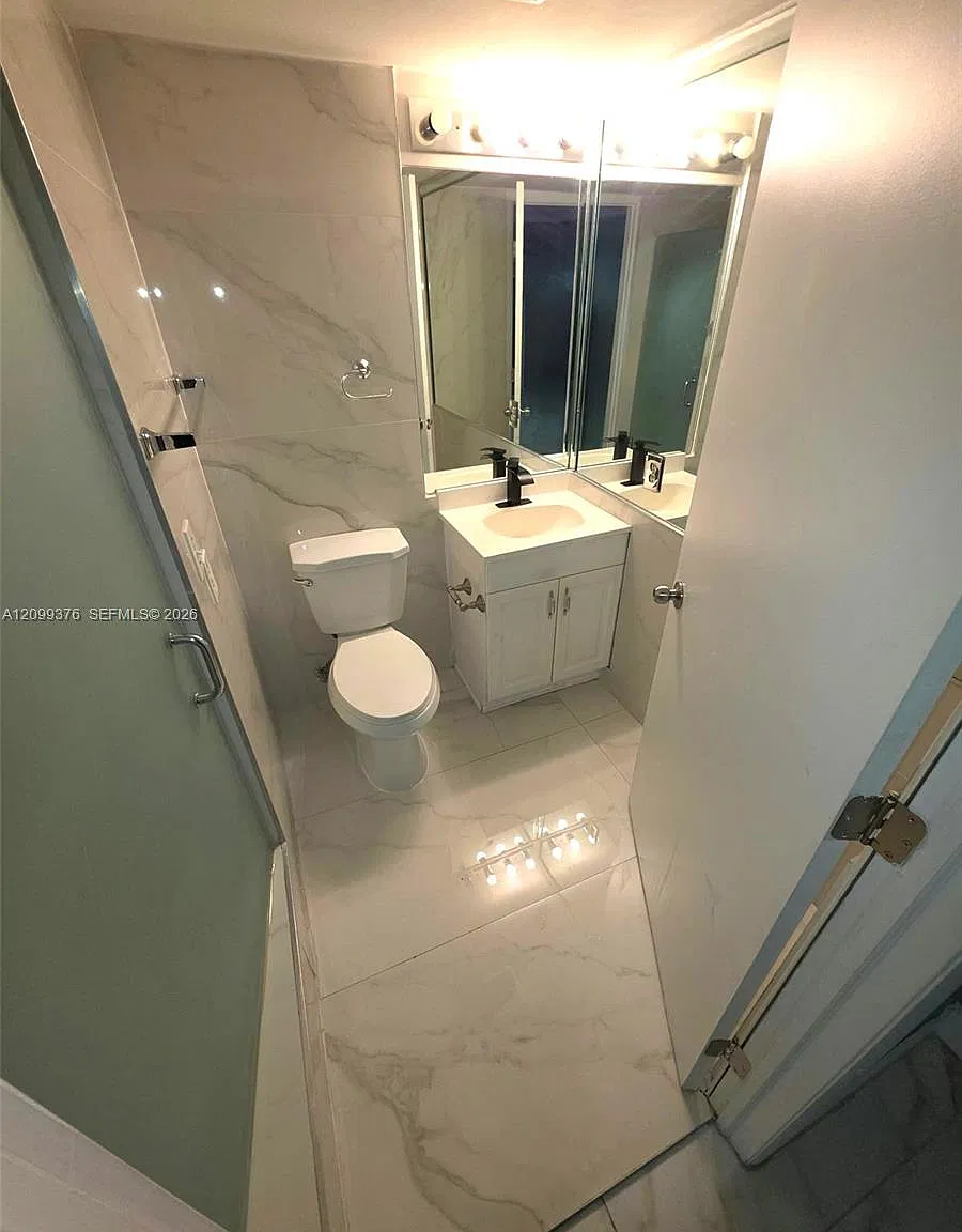 2 bed, 948 sqft, $2,800 — Photo 4