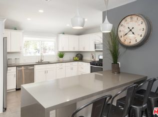 6720 Mammoth Ave, Van Nuys, CA 91405