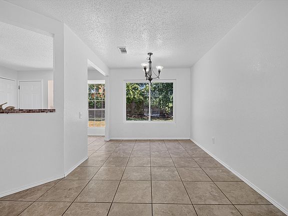 5th image of 7516 Meadow Creek Dr