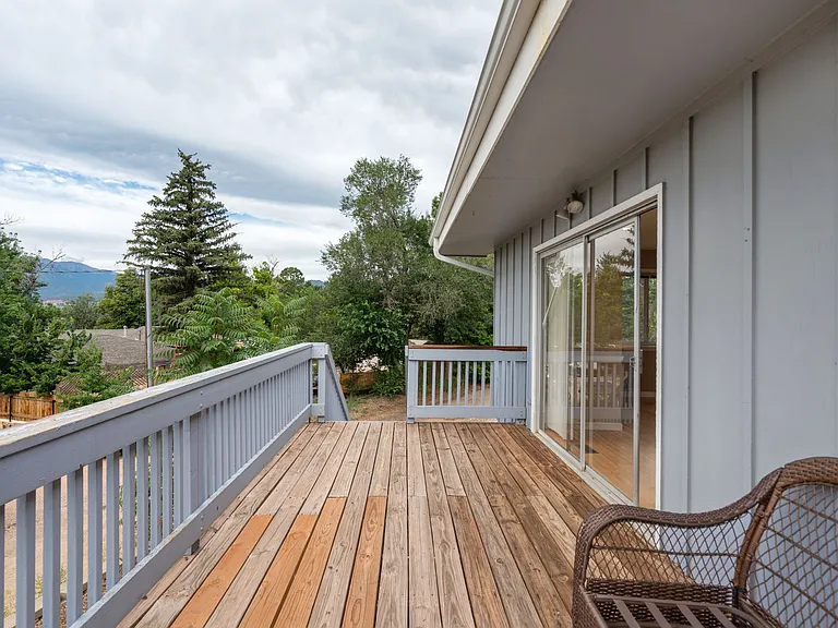 1221 Mount View Ln — Photo 5