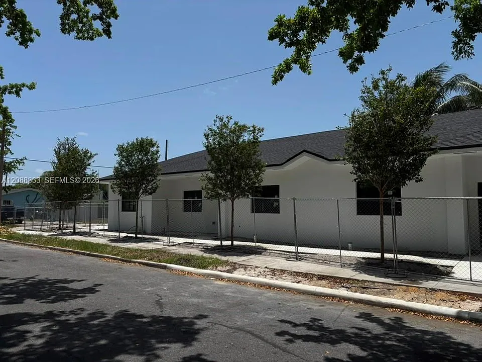2165 Beautiful Ave