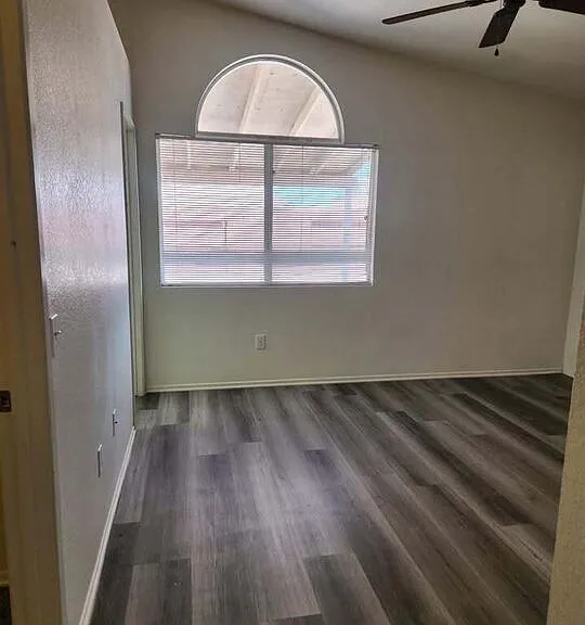 655 Silverwood St — Photo 4