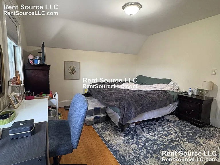 33 Stoughton St — Photo 11