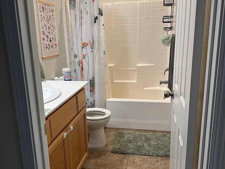 1021 Fairmont Ct — Photo 3