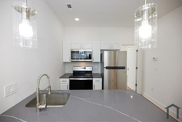 1st image of 2517 N 34th St #2