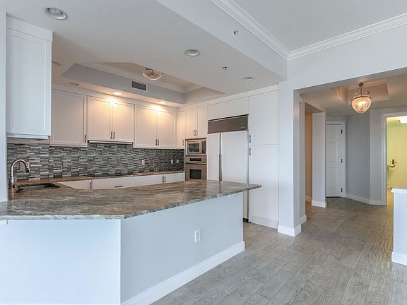 5th image of 85 Avenue De La Mer Unit 202
