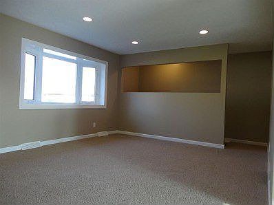 3rd image of 528 E Cottage Ave