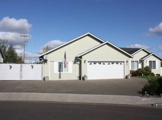 2551 Golfview Ave, Sutherlin, OR