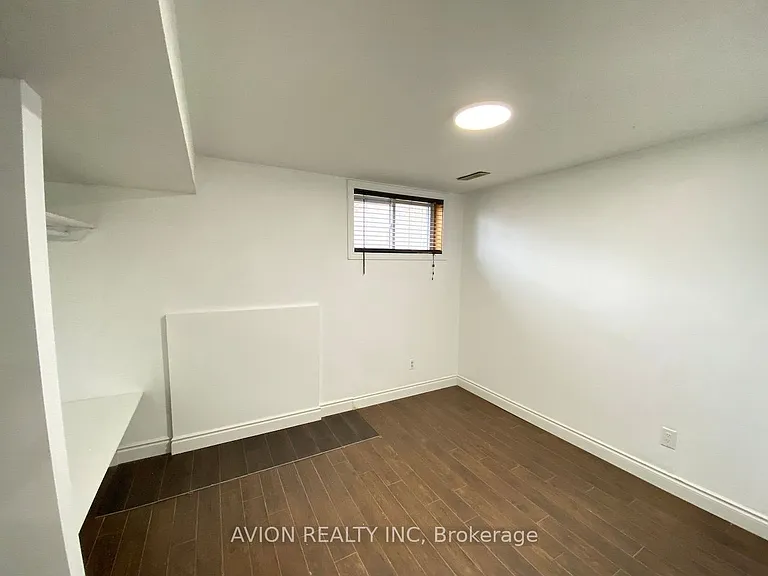 19 Poplar Cres #LOWER — Photo 4