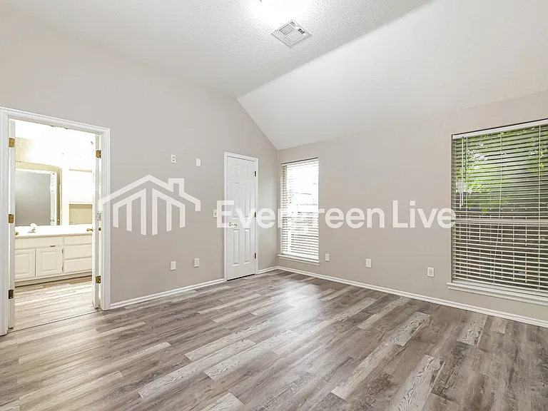 4904 Byron Cir — Photo 8