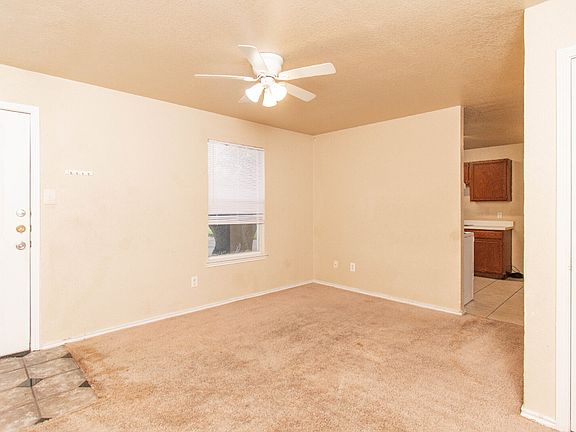 3rd image of 1602 Benttree Dr #A