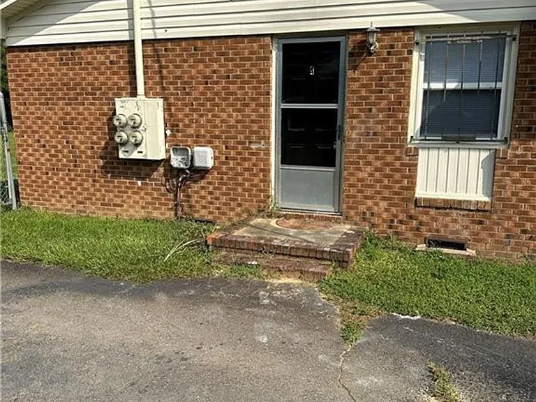 4959 Fieldcrest Dr — Photo 1