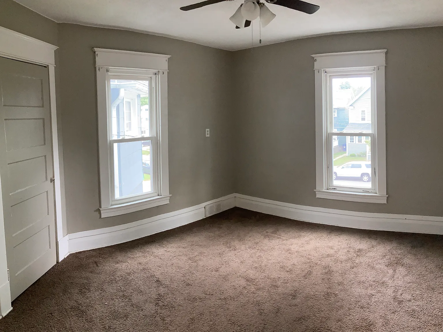 2 bed, 1100 sqft, $1,300 — Photo 1