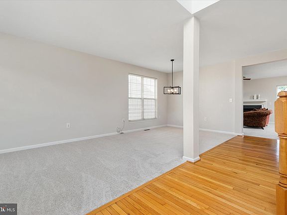 3rd image of 321 Whipp Dr SE