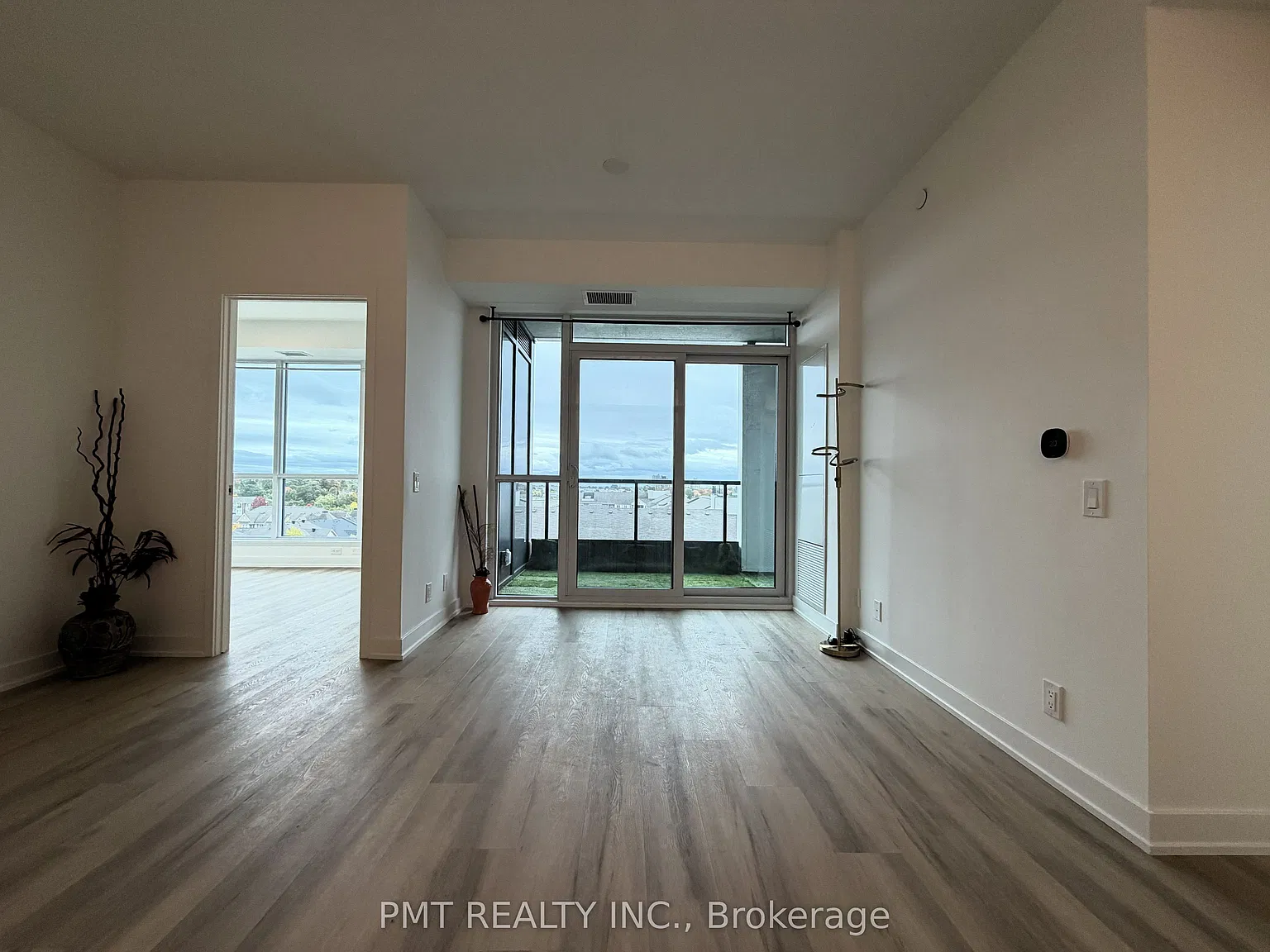 2 bed, $2,690 — Photo 4